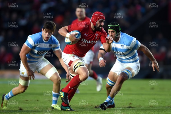 160618 - Argentina v Wales - International Rugby - Cory Hill of Wales gets clear