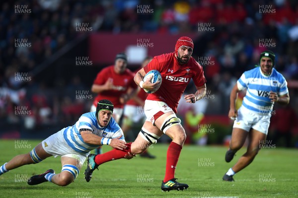 160618 - Argentina v Wales - International Rugby - Cory Hill of Wales gets clear