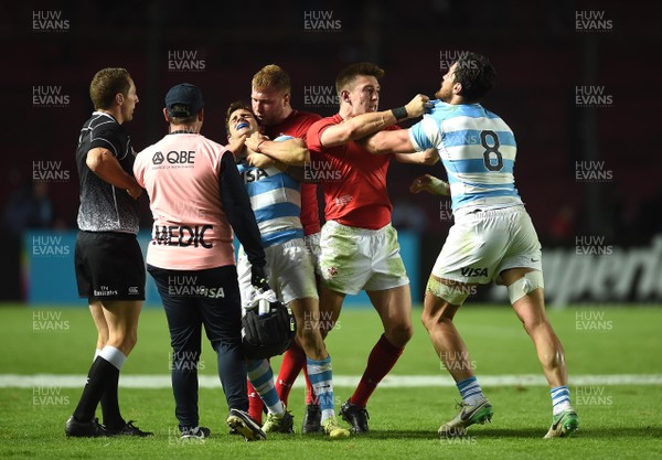160618 - Argentina v Wales - International Rugby - Ross Moriarty and Josh Adams of Wales clash with Nicolas Sanchez and Javier Ortega Desio of Argentina