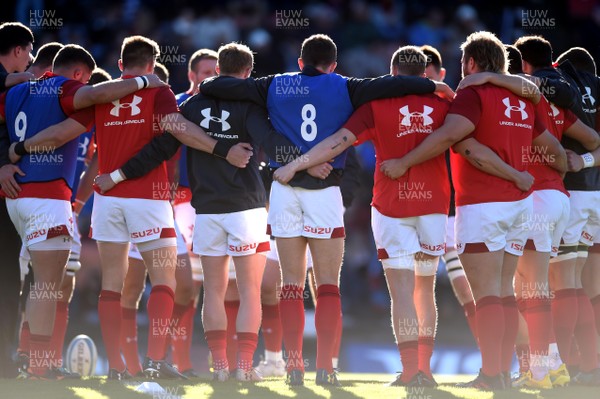 160618 - Argentina v Wales - International Rugby - Players huddle