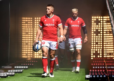 170721 - Argentina v Wales - International Rugby - Jonathan Davies of Wales leads out his side