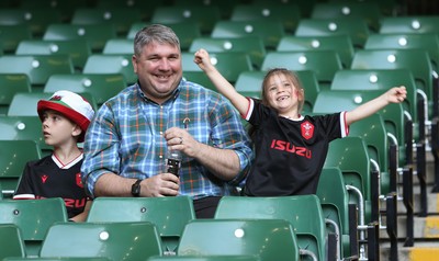 170721 - Argentina v Wales, Summer International Series, Second Test - A young Wales fans enjoys the pre match build up