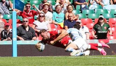 170721 - Argentina v Wales, Summer International Series, Second Test - Owen Lane of Wales powers over to score try