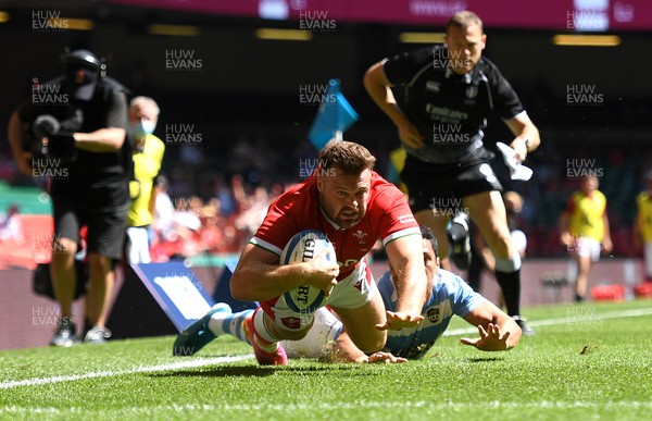 170721 - Argentina v Wales - International Rugby - Owen Lane of Wales goes over to score try