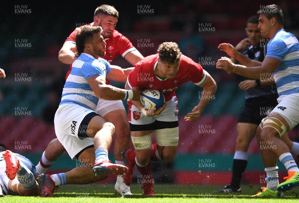 170721 - Argentina v Wales - International Rugby - Will Rowlands of Wales is tackled by Facundo Isa of Argentina