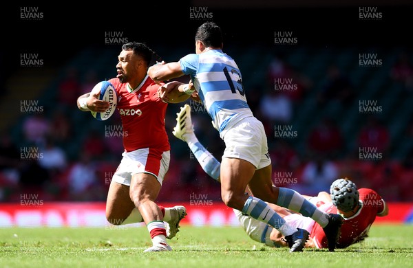 170721 - Argentina v Wales - International Rugby - Willis Halaholo of Wales is tackled by Santiago Chocobares of Argentina