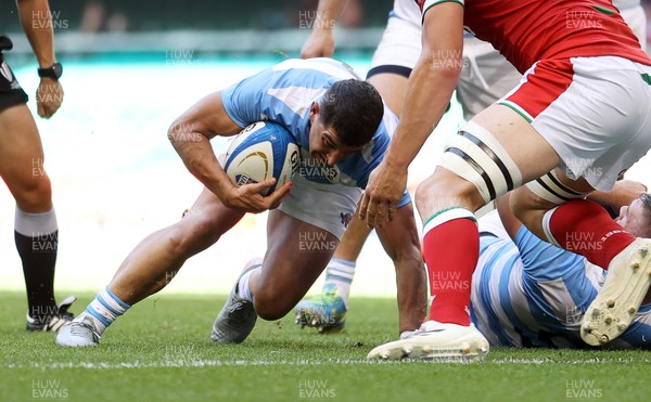 170721 - Wales v Argentina - Summer International Series - Tomas Cubelli of Argentina finds a gap to score a try