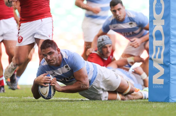 170721 - Argentina v Wales, Summer International Series, Second Test - Pablo Matera of Argentina powers over to score try