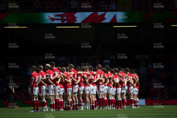 170721 - Argentina v Wales, Summer International Series, Second Test - The Wales team lineup for the national anthems