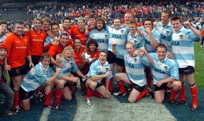 19-06-04. Argentina v Wales (Second Test Buenos Aires)  Wales celebrate with the test trophy.  
