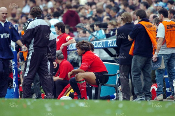 19-06-04. Argentina v Wales (Second Test Buenos Aires)  Wales Captain Colin Charvis is sin binned.  