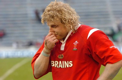 17.06.06. ARGENTINA V WALES,Velez Sarsfield, Buenos Aires  Duncan Jones at the final whistle.  