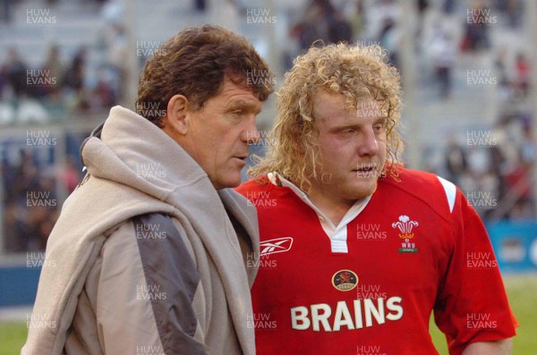 17.06.06. ARGENTINA V WALES,Velez Sarsfield, Buenos Aires  Gareth Jenkins and Duncan Jones at the end of the game  