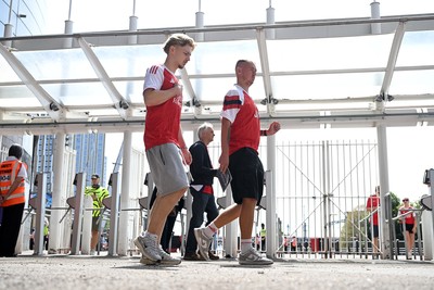 160826 - Arsenal v Manchester City - FA Community Shield - Fans outside the stadium before the game
