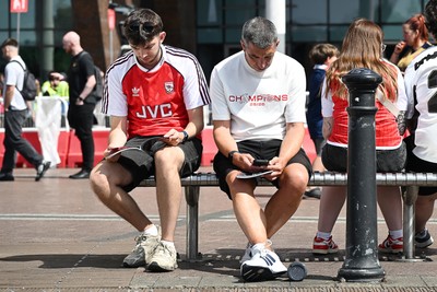 160826 - Arsenal v Manchester City - FA Community Shield - Fans outside the stadium before the game