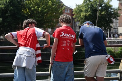 160826 - Arsenal v Manchester City - FA Community Shield - Fans outside the stadium before the game