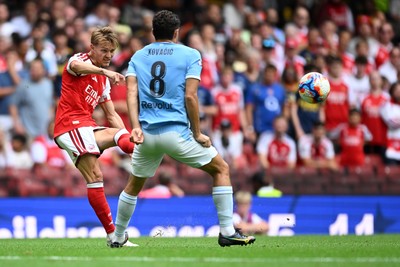 160826 - Arsenal v Manchester City - FA Community Shield - Martin Odegaard of Arsenal is challenged by Mateo Kovacic of Manchester City