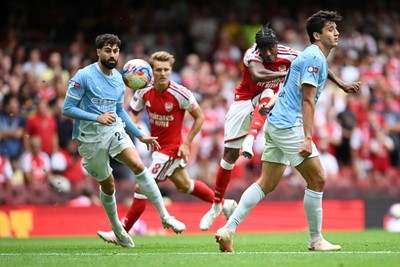 160826 - Arsenal v Manchester City - FA Community Shield - Noni Madueke of Arsenal has a shot at goal
