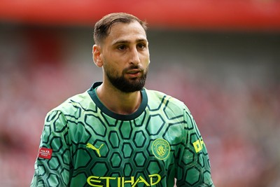 160826 - Arsenal v Manchester City - FA Community Shield - Gianluigi Donnarumma of Manchester City