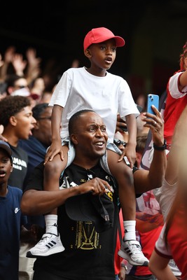 160826 - Arsenal v Manchester City - FA Community Shield - Arsenal fans celebrate the win at full time