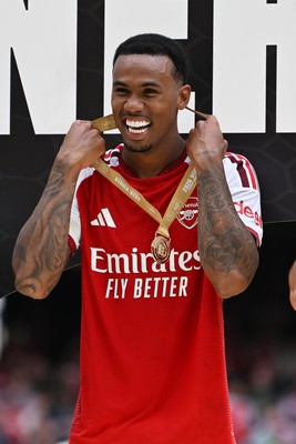 160826 - Arsenal v Manchester City - FA Community Shield - Gabriel of Arsenal celebrates at full time