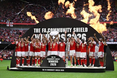 160826 - Arsenal v Manchester City - FA Community Shield - Arsenal players celebrate lifting the community shied