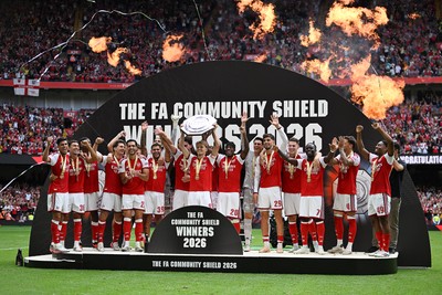 160826 - Arsenal v Manchester City - FA Community Shield - Arsenal players celebrate lifting the community shied