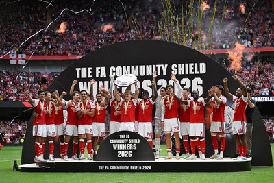 160826 - Arsenal v Manchester City - FA Community Shield - Arsenal players celebrate lifting the community shied