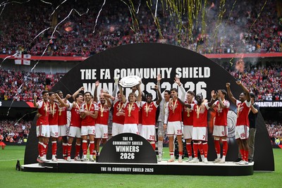 160826 - Arsenal v Manchester City - FA Community Shield - Arsenal players celebrate lifting the community shied