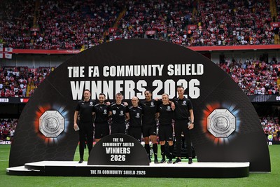 160826 - Arsenal v Manchester City - FA Community Shield - Officials receive their medals