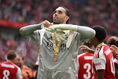 160826 - Arsenal v Manchester City - FA Community Shield - David Raya of Arsenal celebrates at full time