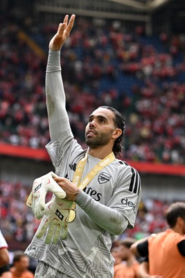 160826 - Arsenal v Manchester City - FA Community Shield - David Raya of Arsenal celebrates at full time