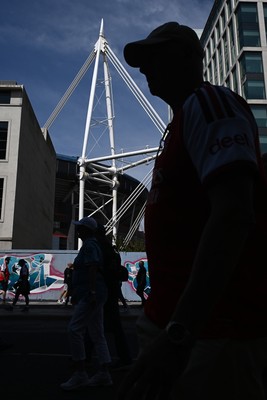 160826 - Arsenal v Manchester City - FA Community Shield - Fans outside the stadium before the match