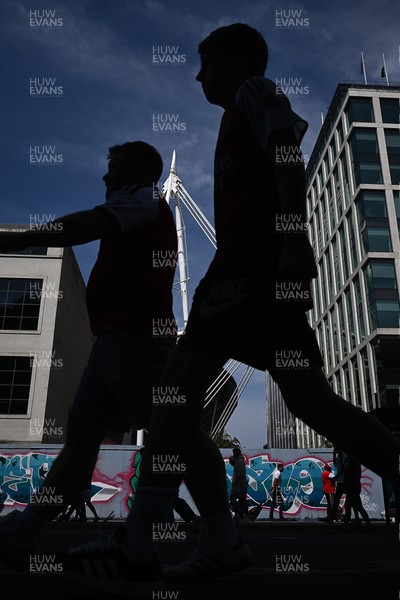 160826 - Arsenal v Manchester City - FA Community Shield - Fans outside the stadium before the game