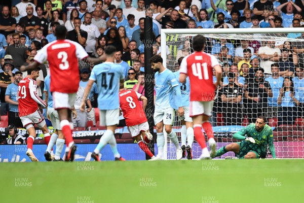 160826 - Arsenal v Manchester City - FA Community Shield - Martin Odegaard of Arsenal scores a goal