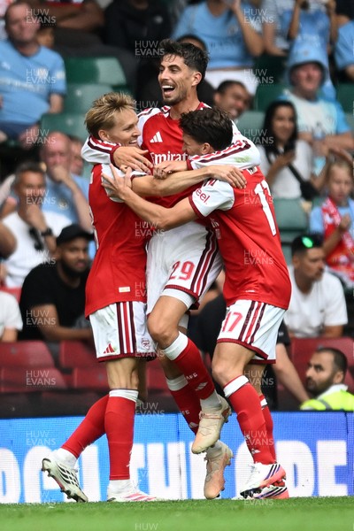 160826 - Arsenal v Manchester City - FA Community Shield - Martin Odegaard of Arsenal celebrates scoring a goal with team mates