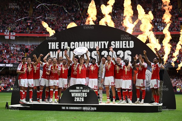 160826 - Arsenal v Manchester City - FA Community Shield - Arsenal players celebrate lifting the community shied