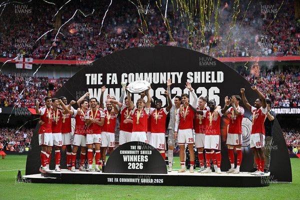 160826 - Arsenal v Manchester City - FA Community Shield - Arsenal players celebrate lifting the community shied