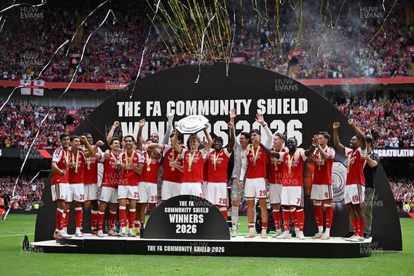 160826 - Arsenal v Manchester City - FA Community Shield - Arsenal players celebrate lifting the community shied