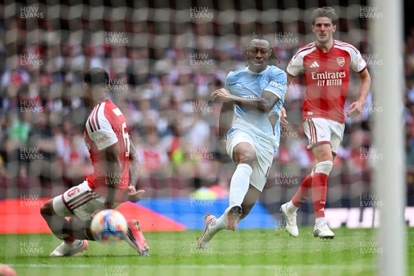 160826 - Arsenal v Manchester City - FA Community Shield - Antoine Semenyo of Manchester City has his shot saved by David Raya of Arsenal