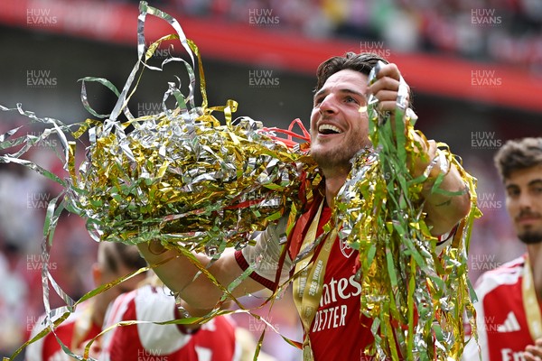 160826 - Arsenal v Manchester City - FA Community Shield - Declan Rice of Arsenal celebrates at full time