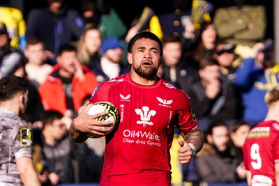 130124 - ASM Clermont Auvergne v Scarlets - EPCR Challenge Cup - Vaea Fifita of Scarlets