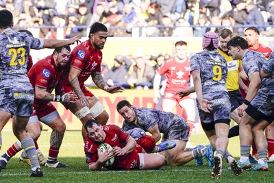 130124 - ASM Clermont Auvergne v Scarlets - EPCR Challenge Cup - Ryan Elias of Scarlets