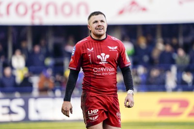 130124 - ASM Clermont Auvergne v Scarlets - EPCR Challenge Cup - Steff Evans of Scarlets