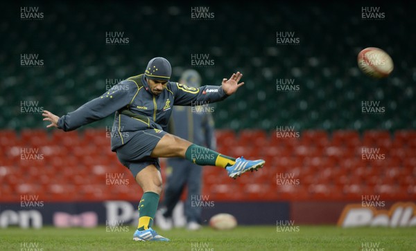 291113 - Australia Rugby Training -Will Genia during training