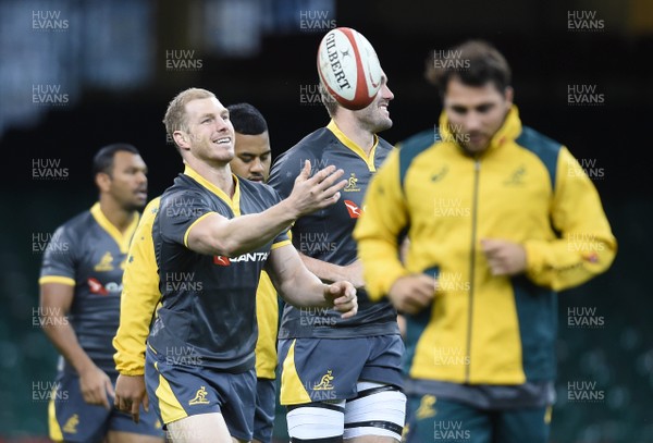 091118 - Australia Rugby Training - David Pocock during training