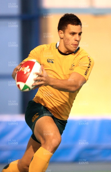 23.11.09... Australia Rugby Training, UWIC, Cardiff -  Matt Toomua during training session 