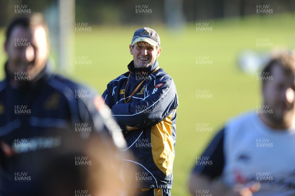 25.11.08 - Australia Rugby Training - Australia Head Coach, Robbie Deans during training 