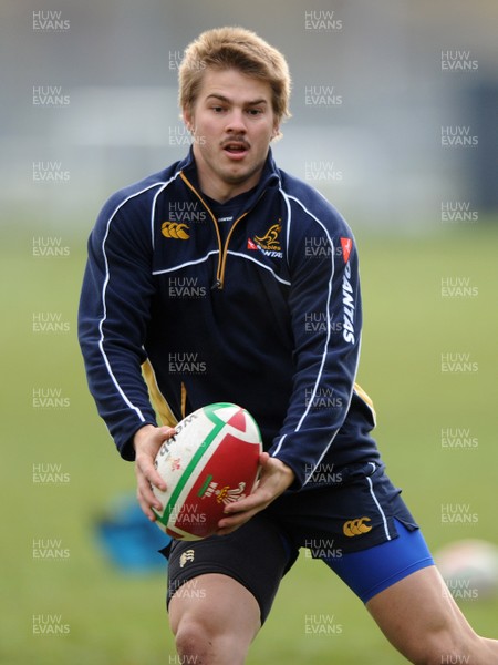 27.11.08 - Australia Rugby Training - Drew Mitchell in action during training 