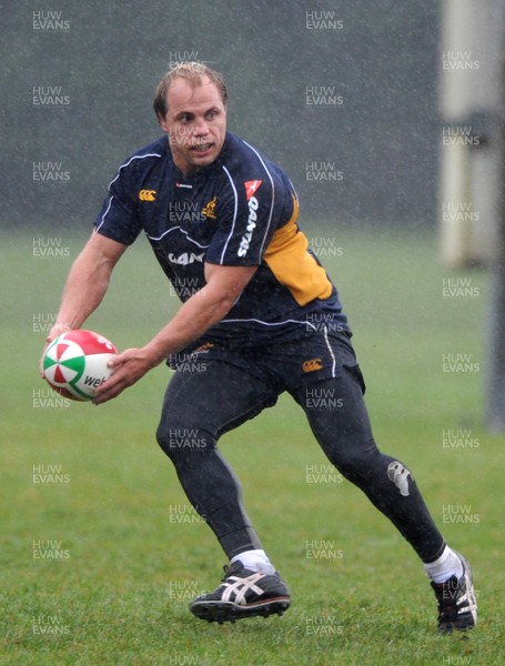 27.11.08 - Australia Rugby Training - Phil Waugh in action during training 